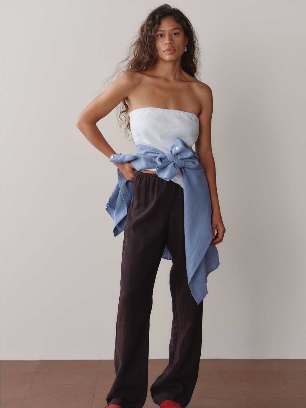 DONNI simple linen pant in Espresso - Picture 5 of 7